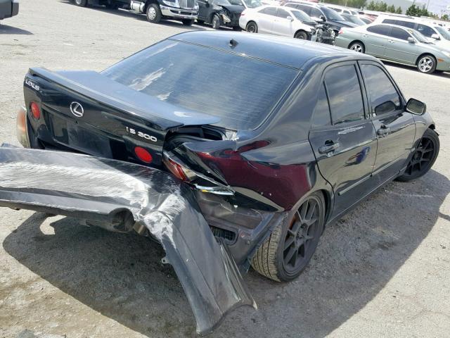 JTHBD192620046196 - 2002 LEXUS IS 300 BLACK photo 4