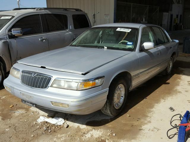 2MELM75W1VX715514 - 1997 MERCURY GRAND MARQ SILVER photo 2