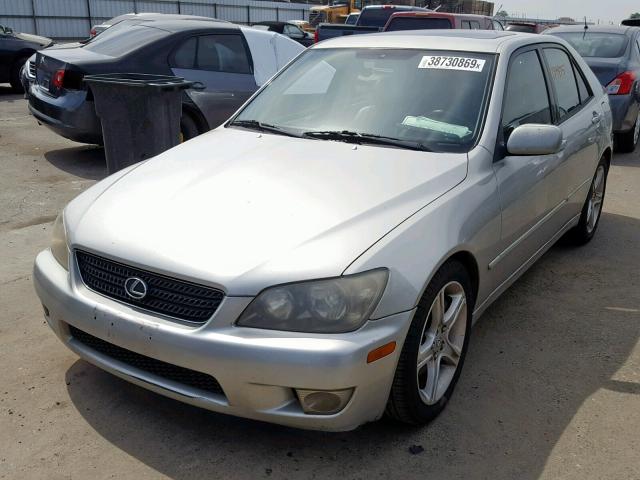 JTHBD192840082975 - 2004 LEXUS IS 300 SILVER photo 2