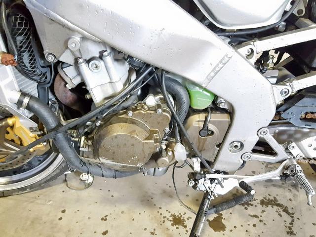 JKBZXJB173A006154 - 2003 KAWASAKI ZX636 B1 SILVER photo 7