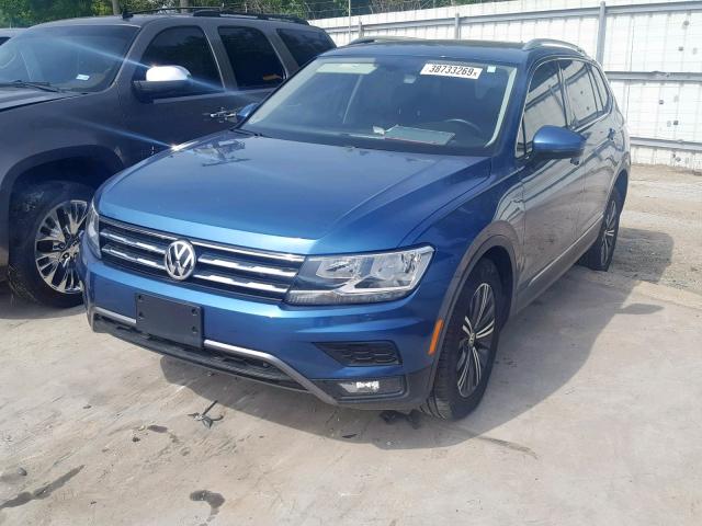 3VV3B7AX3JM084147 - 2018 VOLKSWAGEN TIGUAN SE BLUE photo 2