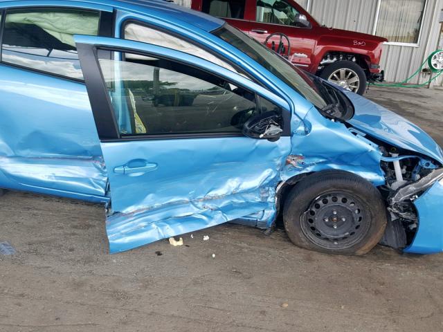 JTDKDTB35G1133704 - 2016 TOYOTA PRIUS C BLUE photo 9