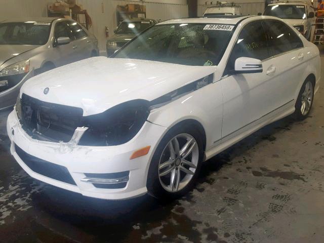 WDDGF4HB0DR262635 - 2013 MERCEDES-BENZ C 250 WHITE photo 2