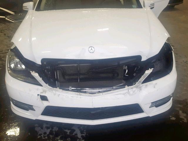 WDDGF4HB0DR262635 - 2013 MERCEDES-BENZ C 250 WHITE photo 7