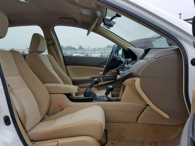 1HGCP264X9A144632 - 2009 HONDA ACCORD LXP WHITE photo 5