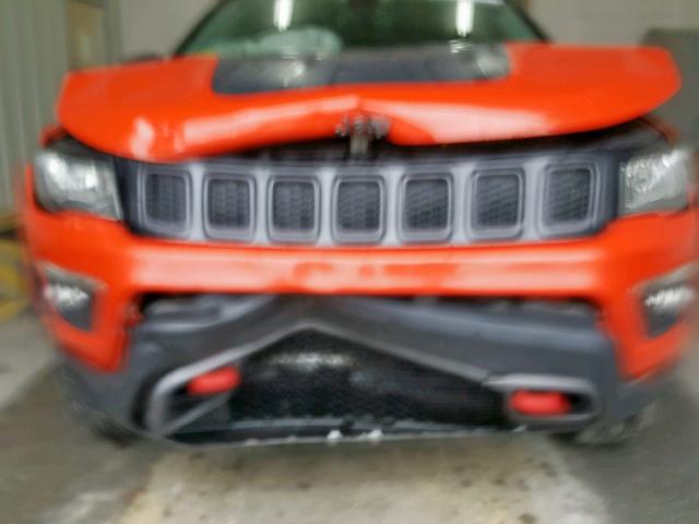 3C4NJDDB9HT667444 - 2017 JEEP COMPASS TR ORANGE photo 9