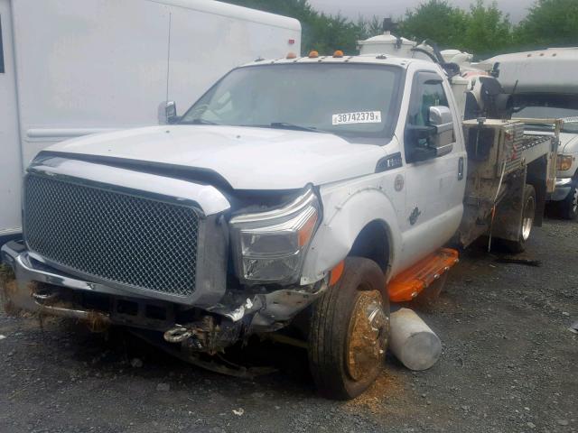 1FDUF5GT6CEB69536 - 2012 FORD F550 SUPER WHITE photo 2