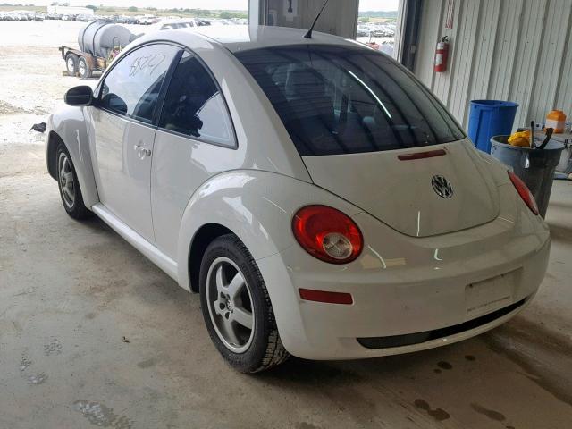 3VWPG3AG8AM011198 - 2010 VOLKSWAGEN NEW BEETLE თეთრი ფოტო 3