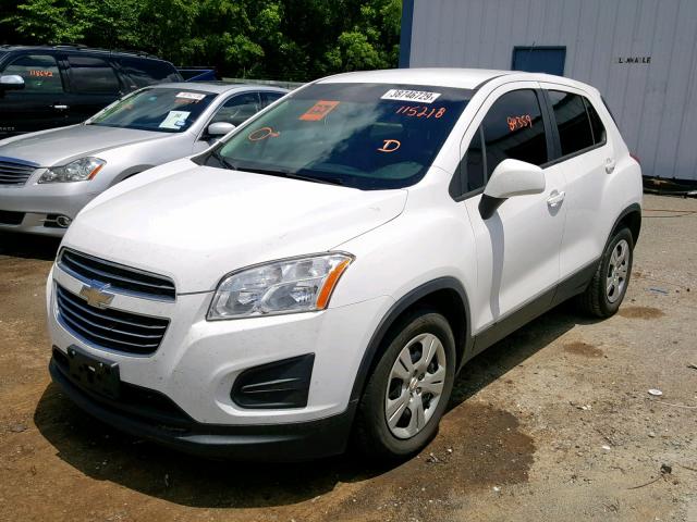 KL7CJKSBXFB115218 - 2015 CHEVROLET TRAX LS WHITE photo 2