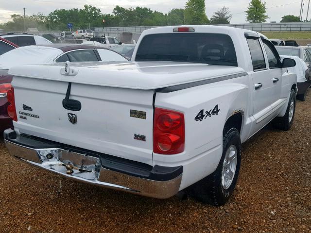 1D7HW48N25S262225 - 2005 DODGE DAKOTA QUA WHITE photo 4