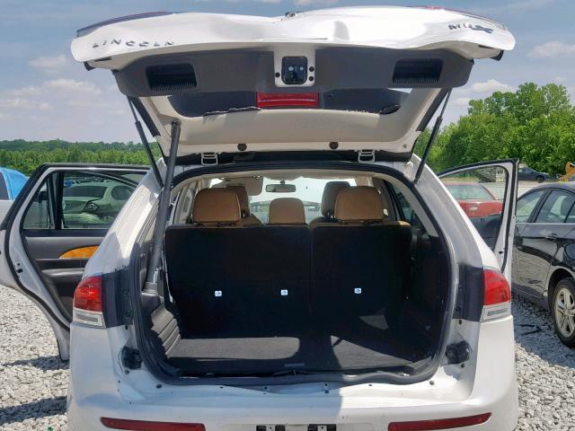 2LMDJ6JK8DBL03047 - 2013 LINCOLN MKX WHITE photo 9