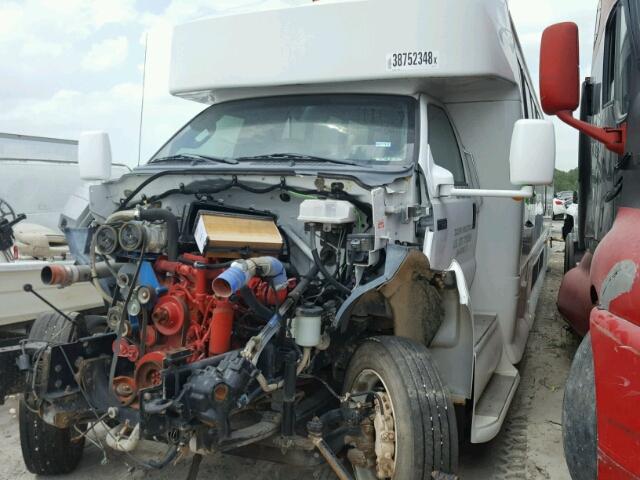 3FRNF6FL2FV711260 - 2015 FORD F650 SUPER WHITE photo 2