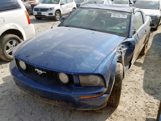 1ZVFT82HX65263558 - 2006 FORD MUSTANG GT BLUE photo 2