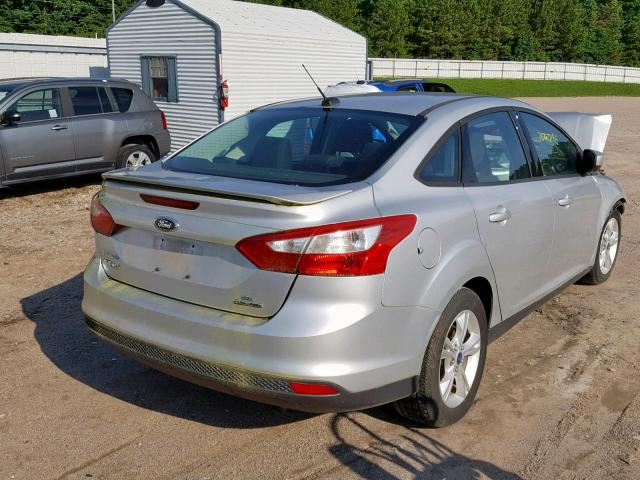 1FAHP3F29CL472859 - 2012 FORD FOCUS SE SILVER photo 4