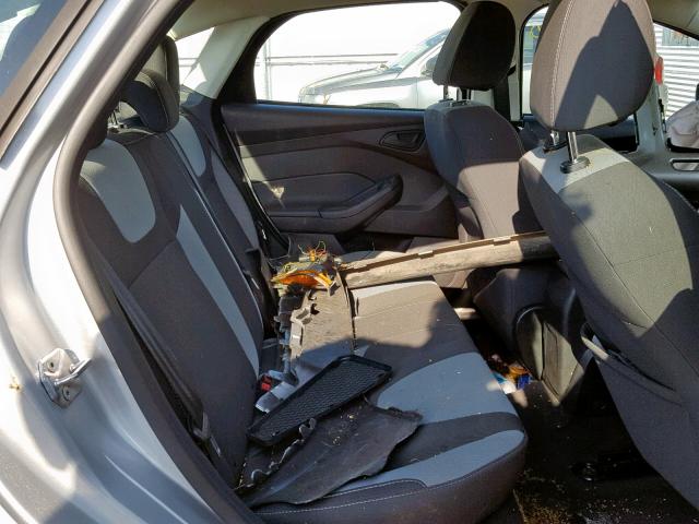 1FAHP3F29CL472859 - 2012 FORD FOCUS SE SILVER photo 6