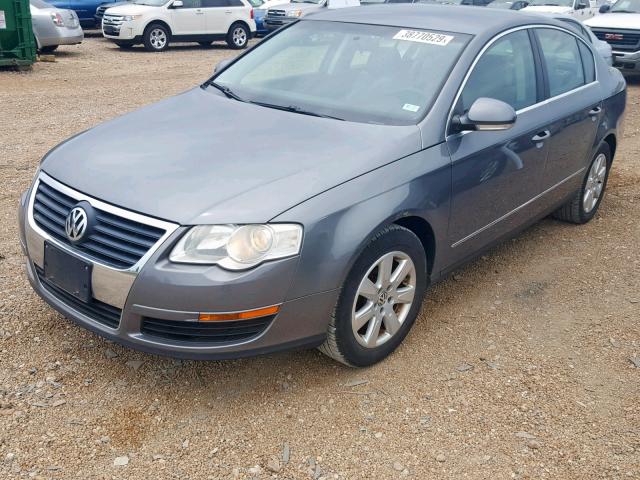 WVWJK73C78E078822 - 2008 VOLKSWAGEN PASSAT TUR GRAY photo 2