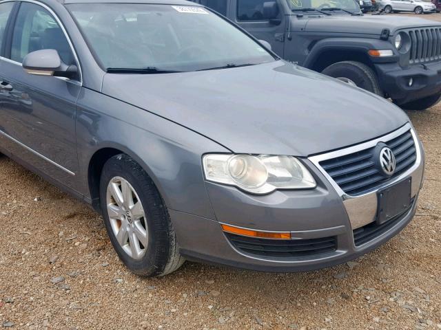 WVWJK73C78E078822 - 2008 VOLKSWAGEN PASSAT TUR GRAY photo 9