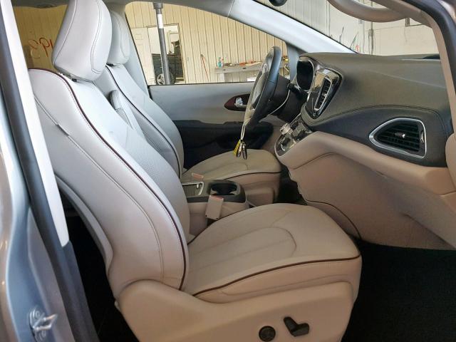 2C4RC1GG5KR667517 - 2019 CHRYSLER PACIFICA L SILVER photo 5