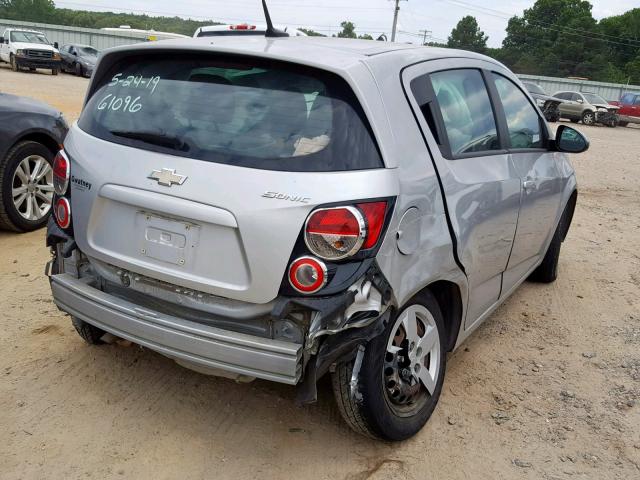 1G1JA6SH7D4127956 - 2013 CHEVROLET SONIC LS 银色 照片 4