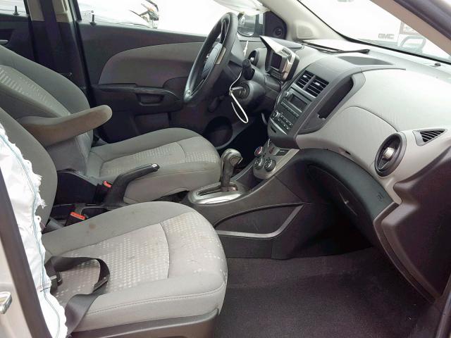 1G1JA6SH7D4127956 - 2013 CHEVROLET SONIC LS 银色 照片 5