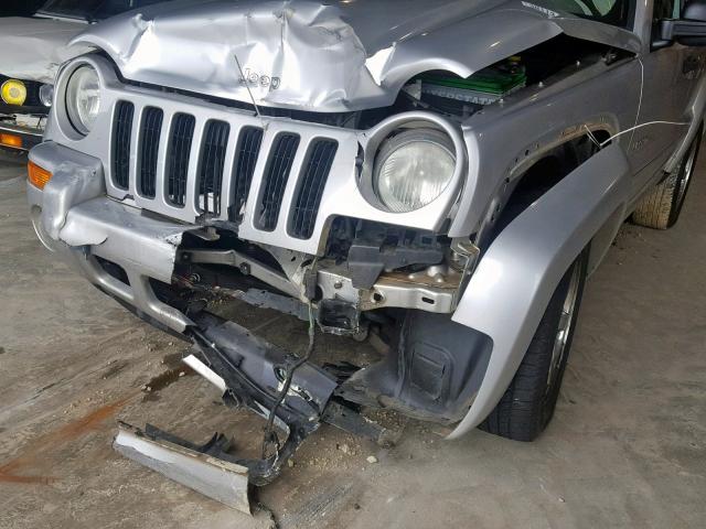 1J4GK58K94W224506 - 2004 JEEP LIBERTY LI SILVER photo 9