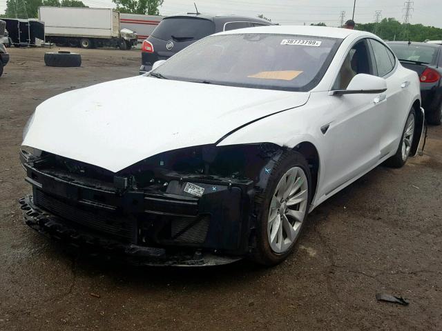 5YJSA1E25GF142152 - 2016 TESLA MODEL S WHITE photo 2