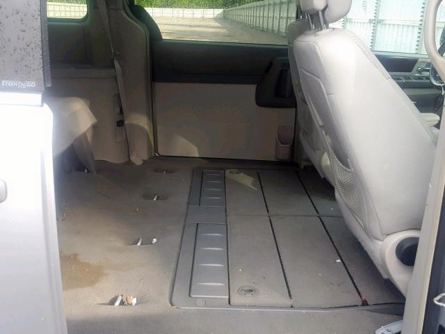 2A4RR5D15AR270923 - 2010 CHRYSLER TOWN & COU 银色 照片 6