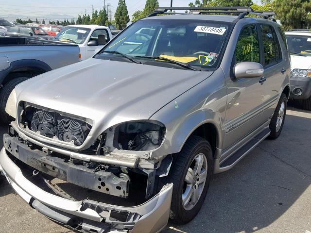 4JGAB57E55A532533 - 2005 MERCEDES-BENZ ML 350 SILVER photo 2