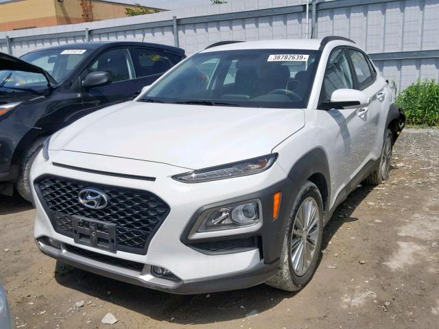 KM8K22AA8JU097217 - 2018 HYUNDAI KONA SEL WHITE photo 2