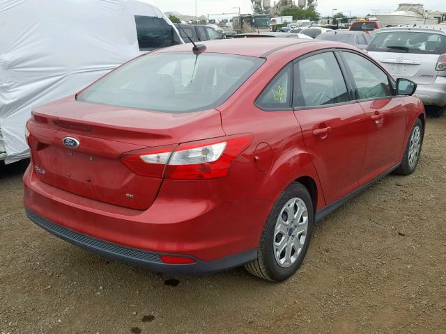 1FAHP3F21CL359620 - 2012 FORD FOCUS SE RED photo 4