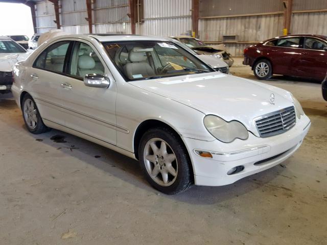 WDBRF61J62F277704 - 2002 MERCEDES-BENZ C 240 WHITE photo 1