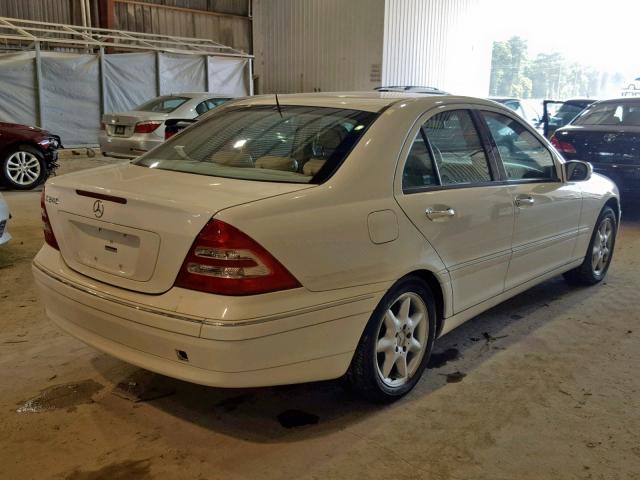 WDBRF61J62F277704 - 2002 MERCEDES-BENZ C 240 WHITE photo 4