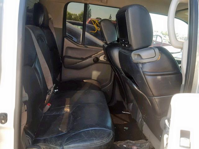 1N6AD07U65C437294 - 2005 NISSAN FRONTIER C SILVER photo 6