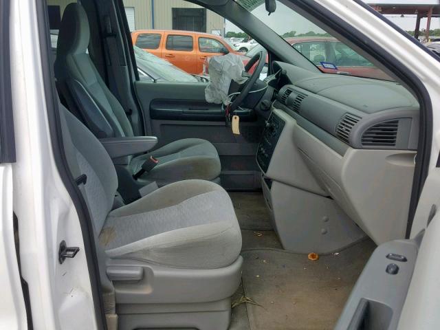 2FMZA50605BA44958 - 2005 FORD FREESTAR S WHITE photo 5