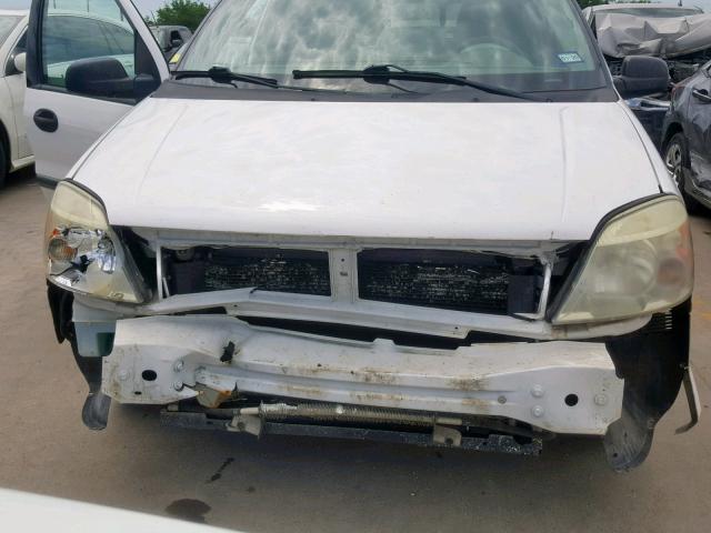 2FMZA50605BA44958 - 2005 FORD FREESTAR S WHITE photo 9