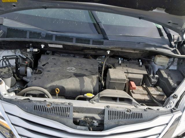 5TDKK3DC6FS654192 - 2015 TOYOTA SIENNA LE SILVER photo 7