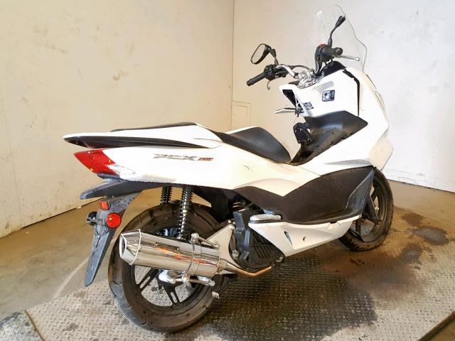 RLHKF1801HY201372 - 2017 HONDA PCX 150 WHITE photo 4