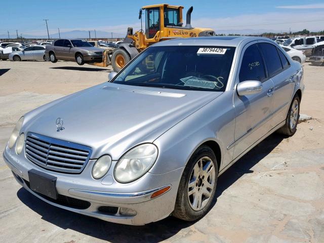 WDBUF65J64A595973 - 2004 MERCEDES-BENZ E 320 SILVER photo 2