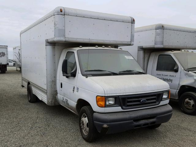 1FDXE45S36HA86086 - 2006 FORD BOX TRUCK WHITE photo 1