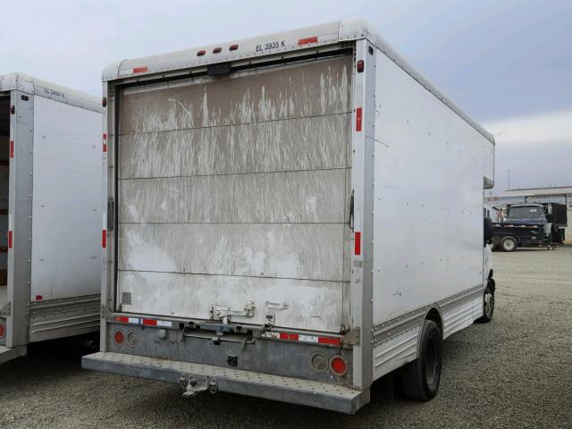 1FDXE45S36HA86086 - 2006 FORD BOX TRUCK WHITE photo 4