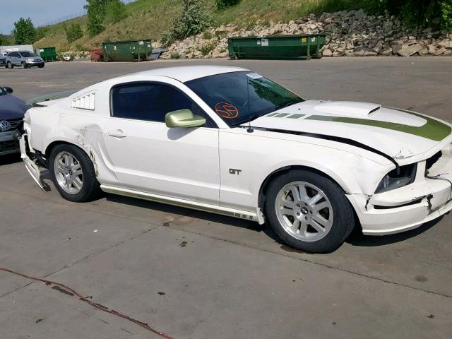 1ZVHT82H385132564 - 2008 FORD MUSTANG GT WHITE photo 9