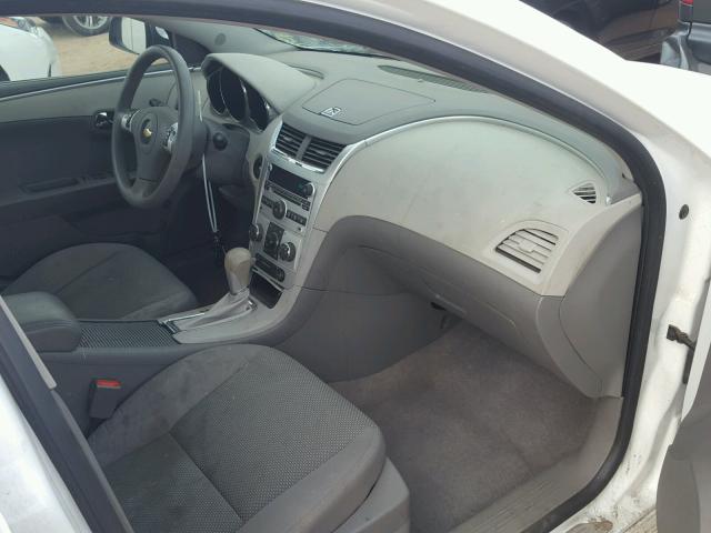 1G1ZC5E04CF326897 - 2012 CHEVROLET MALIBU 1LT WHITE photo 5