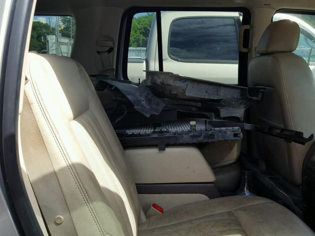 5LMEU68H14ZJ21086 - 2004 LINCOLN AVIATOR 银色 照片 6