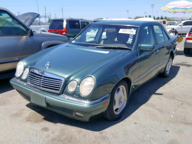 WDBJF72F2VA158255 - 1997 MERCEDES-BENZ E 420 GREEN photo 2