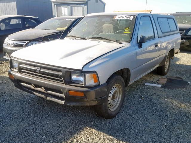 4TARN81A7NZ026303 - 1992 TOYOTA PICKUP 1/2 SILVER photo 2