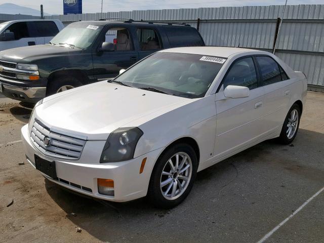 1G6DP577X60163649 - 2006 CADILLAC CTS HI FEA WHITE photo 2