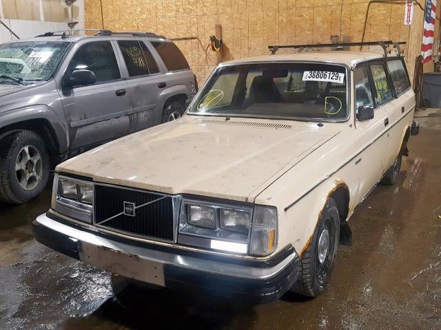 YV1AX4959C1399554 - 1982 VOLVO 245 DL BEIGE photo 2