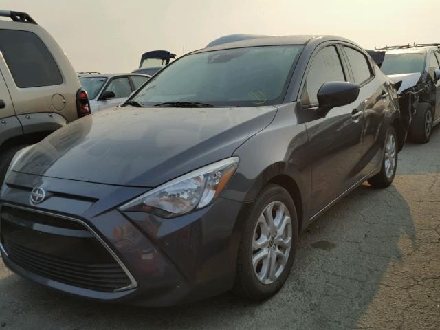 3MYDLBZV1GY145827 - 2016 TOYOTA SCION IA GRAY photo 2