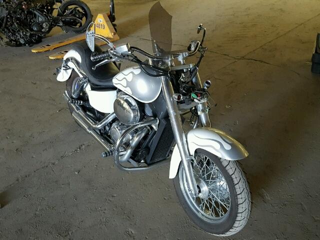 JH2RC446X1M451300 - 2001 HONDA VT750 CD2 银色 照片 1