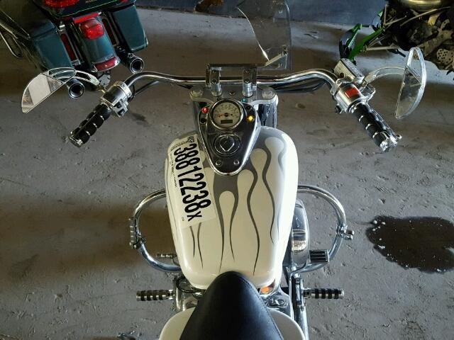 JH2RC446X1M451300 - 2001 HONDA VT750 CD2 银色 照片 5